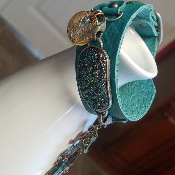 🍭Turquoise Leather Cuff🍭 - Picture 3 of 6